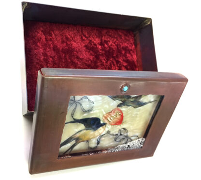 Love Birds Box - Image 2